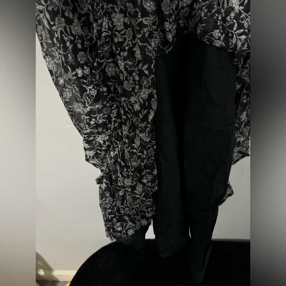 Old Navy - Black Ditsy Floral Ruffle Dress - Picture 5 of 10